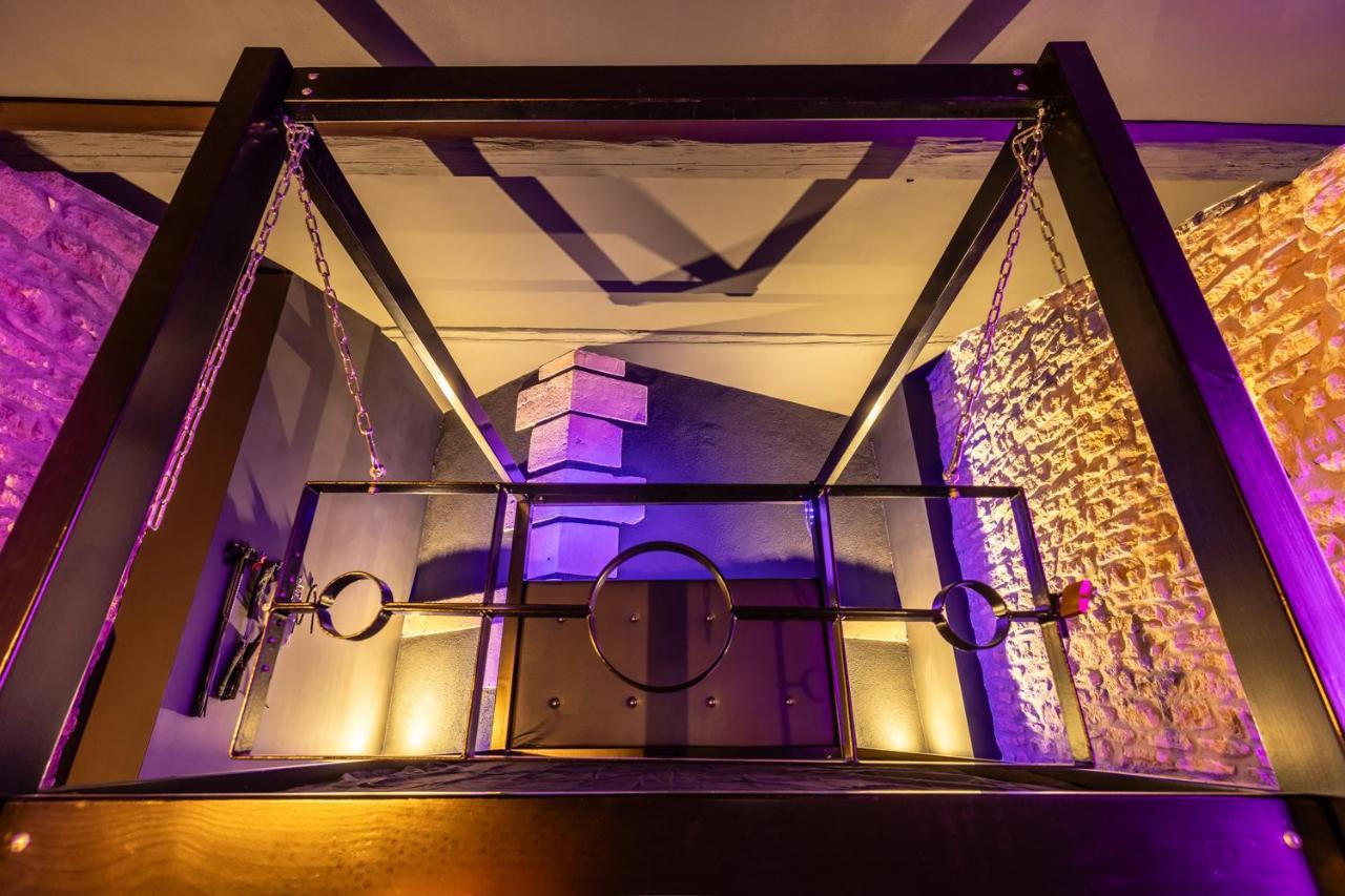 Cherie Cherry - Romantic And Bdsm House Briey Buitenkant foto