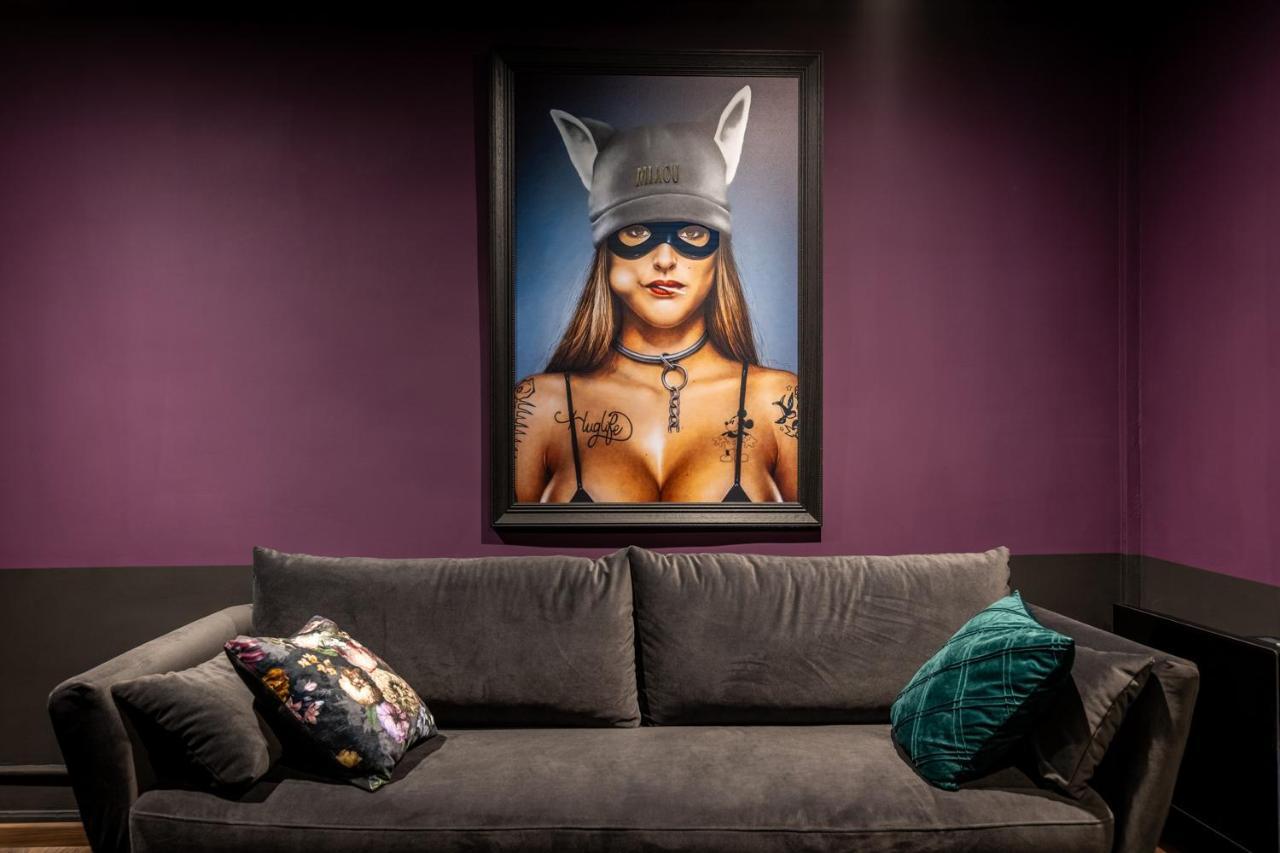 Cherie Cherry - Romantic And Bdsm House Briey Buitenkant foto