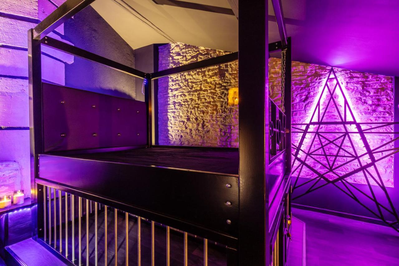 Cherie Cherry - Romantic And Bdsm House Briey Buitenkant foto
