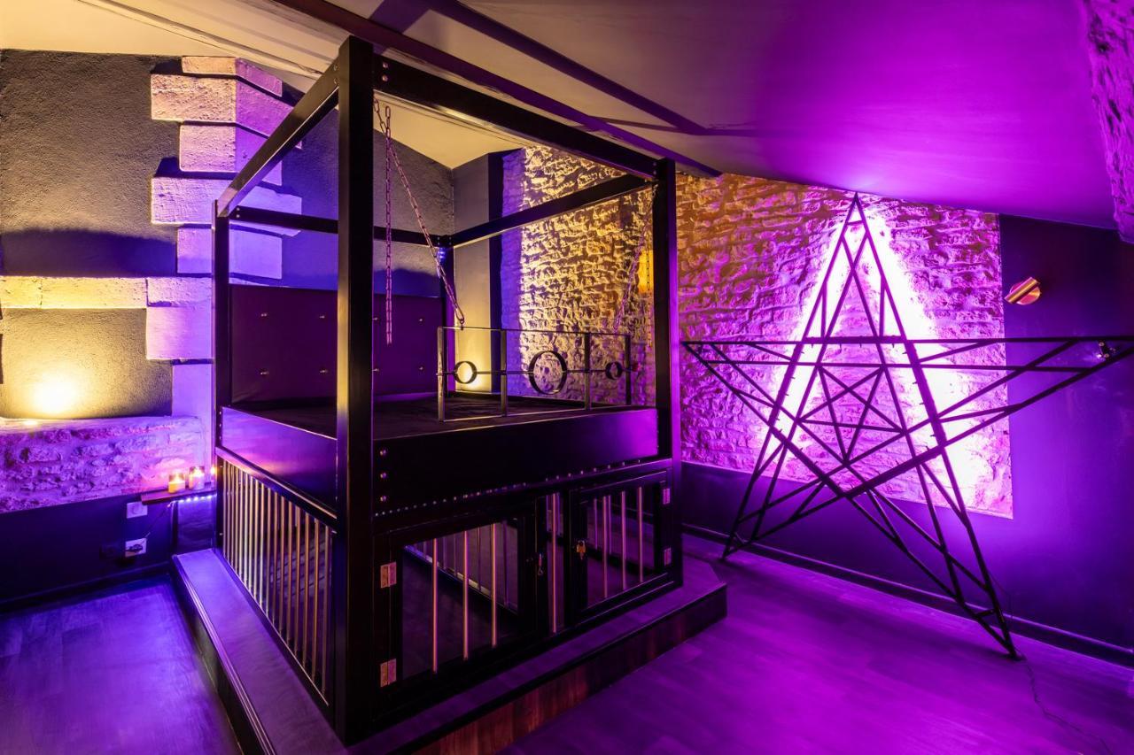 Cherie Cherry - Romantic And Bdsm House Briey Buitenkant foto