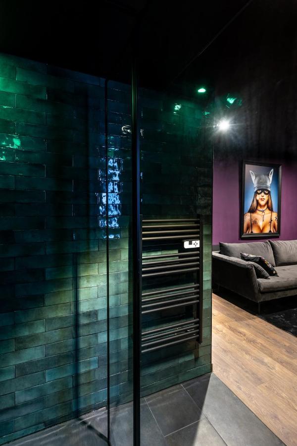 Cherie Cherry - Romantic And Bdsm House Briey Buitenkant foto