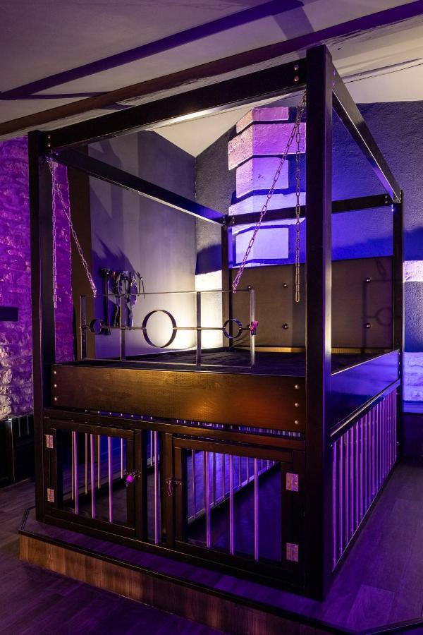 Cherie Cherry - Romantic And Bdsm House Briey Buitenkant foto
